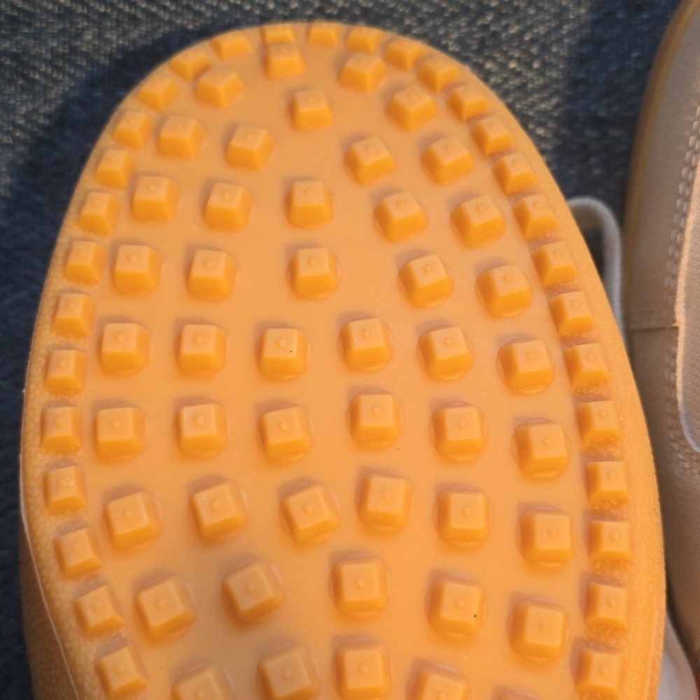 Nike Men's Field General Sneaker, Size 13 US, Retail Price $100.00 USD - Picture 12 of 16